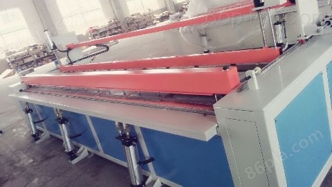 塑料板材折弯机*，塑料板焊接机技术力量雄厚15853263376