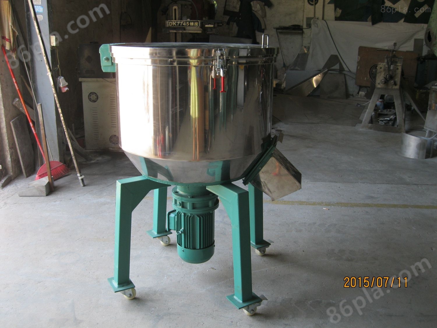 500kg立式搅拌干燥机新款上市温度可达180度可任意设置干燥时间
